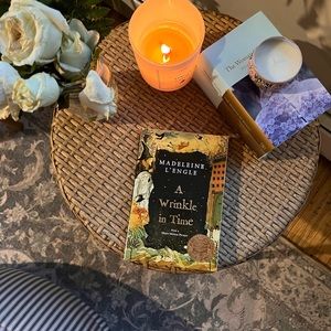 A wrinkle in time, paperback